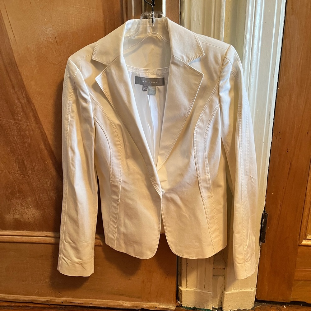 White cotton jacket.